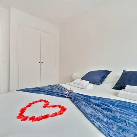 Welcome To Camelia House Maisons-Alfort
